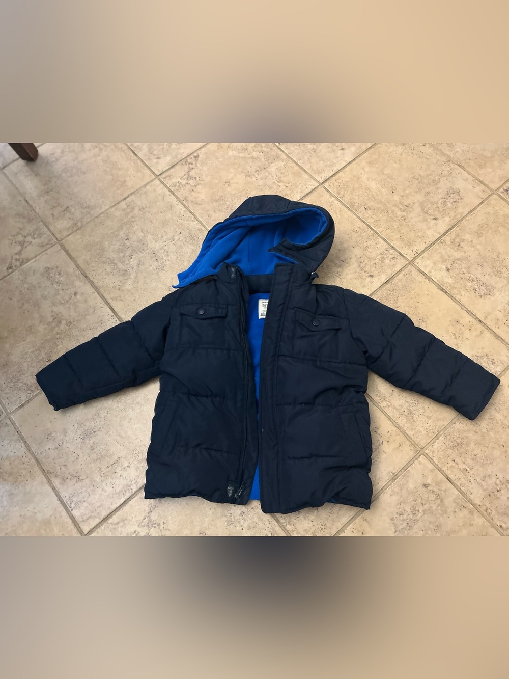 Old Navy Navy Puffer Jacket with Bright Blue Fleece Hood Lining (5T)